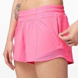 NWT Lululemon Hotty Hot Low-Rise Short 4" - Size 6